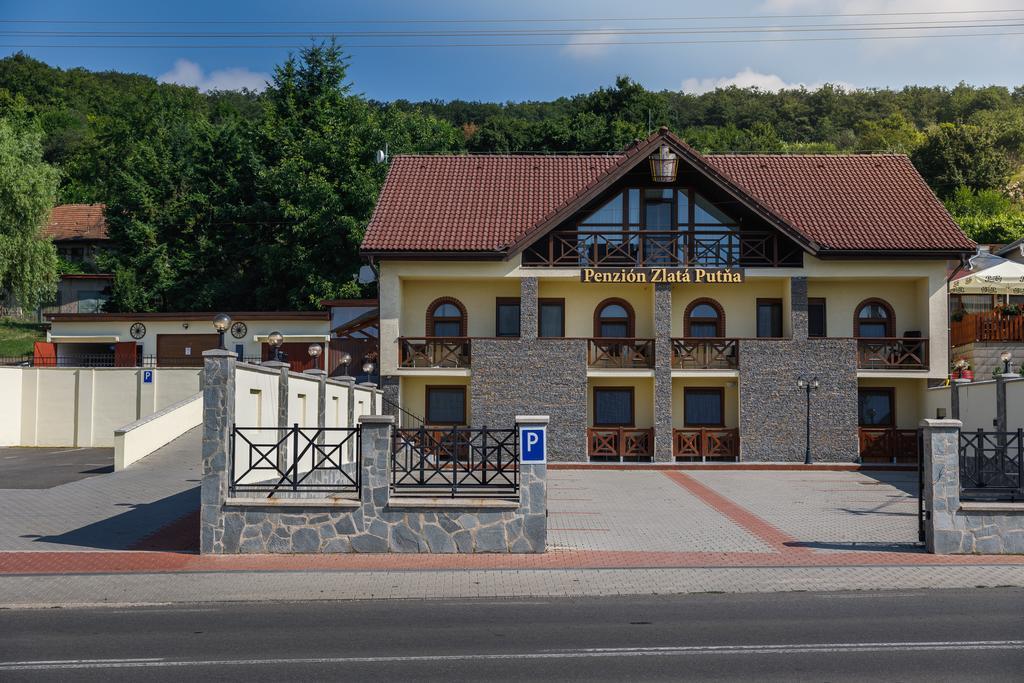 Tokaj Zlata Putna - Restaurant & Pension Vinicky Exterior foto